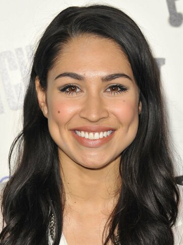 Cassie Steele Headshot