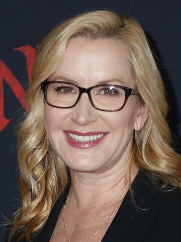 Angela Kinsey Headshot