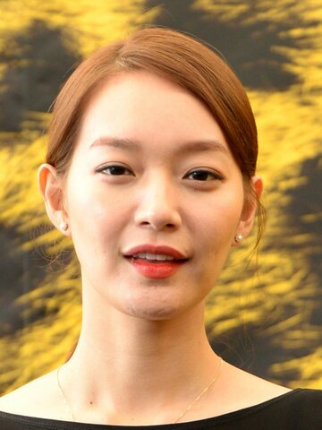 Shin Min-a Headshot