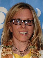 Claudia Lonow