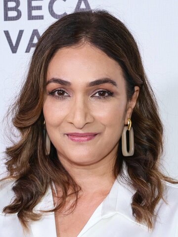 Meera Simhan Headshot