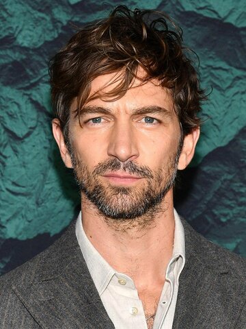 Michiel Huisman Headshot