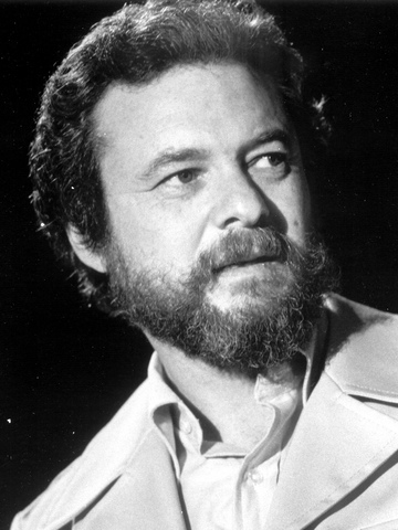 Alan J. Pakula Headshot