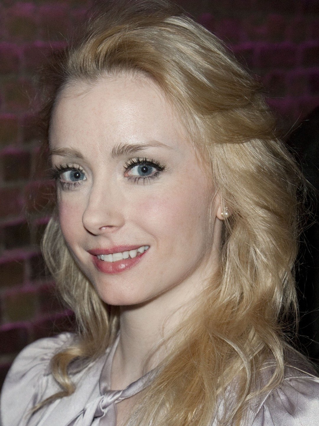 Fiona Glascott - Actress