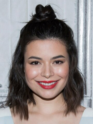 Miranda Cosgrove Headshot