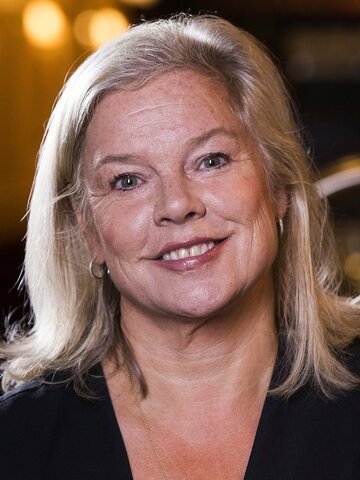 Alison Owen Headshot
