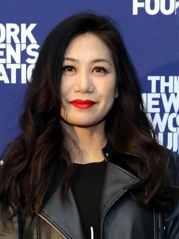 Liza Lapira Headshot