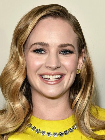 Britt Robertson Headshot