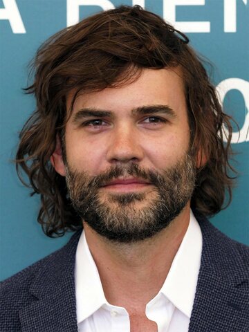 Rossif Sutherland Headshot