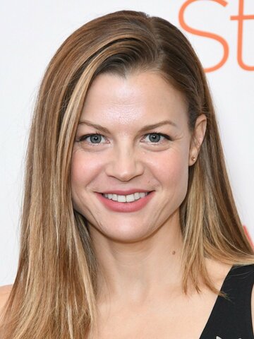 Stephanie Lemelin Headshot