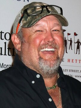 Larry the Cable Guy Headshot
