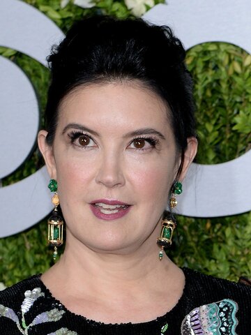 Phoebe Cates Headshot