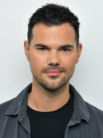 Taylor Lautner Headshot