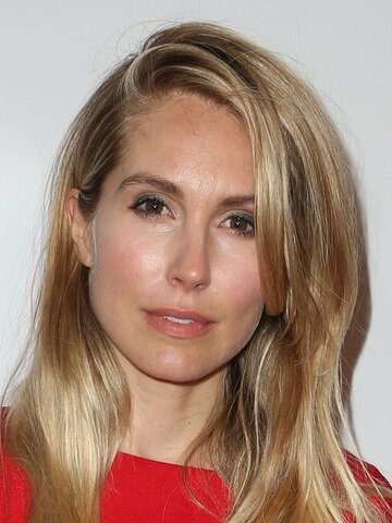 Sarah Carter Headshot