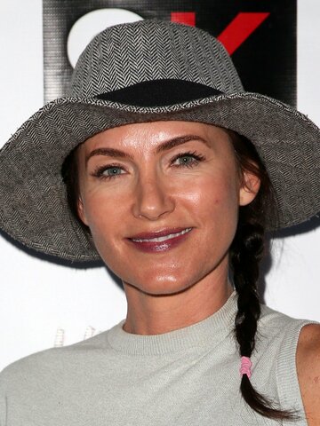 Kinga Philipps Headshot