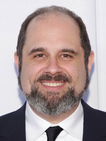 Craig Mazin Headshot