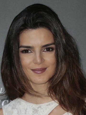 Clara Lago Headshot