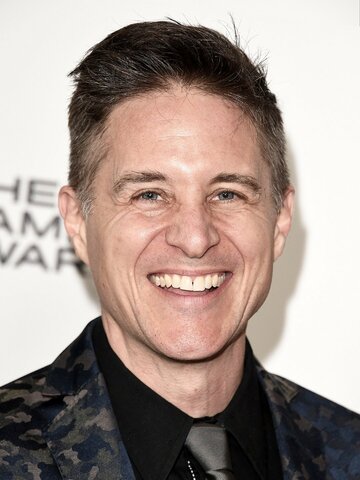 Yuri Lowenthal Headshot
