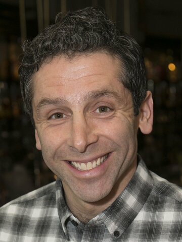 Elliot Levey Headshot