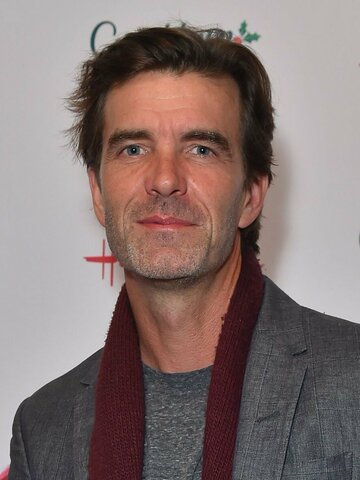 Lucas Bryant Headshot