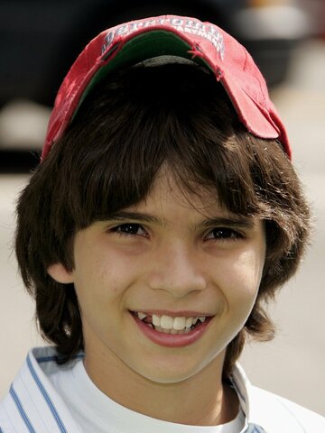 Zach Tyler Eisen Headshot