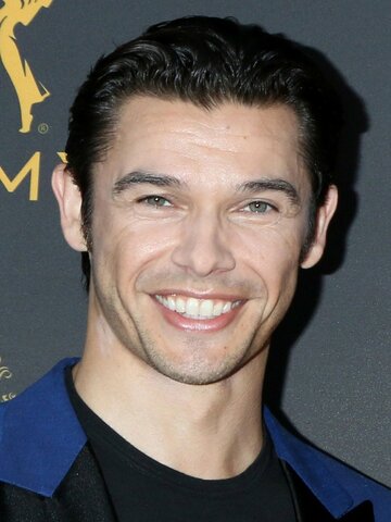 Paul Telfer Headshot