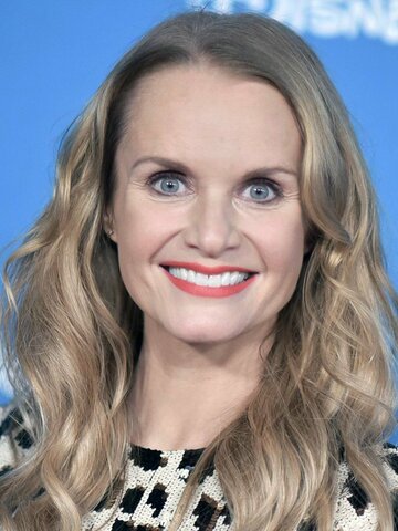 Kate Reinders Headshot