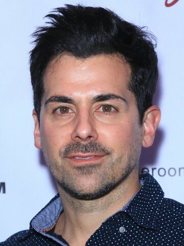 Adam Huss Headshot