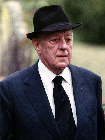 Alec Guinness Headshot