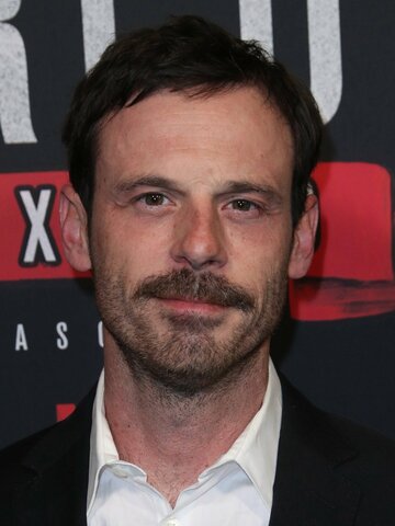 Scoot McNairy Headshot
