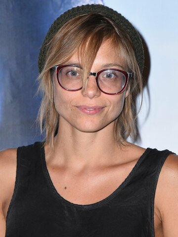 Lizzie Brocheré Headshot
