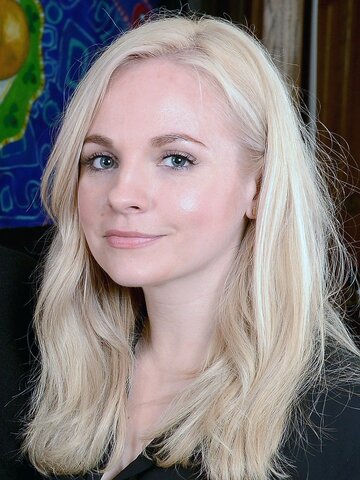 Georgia Tennant Headshot