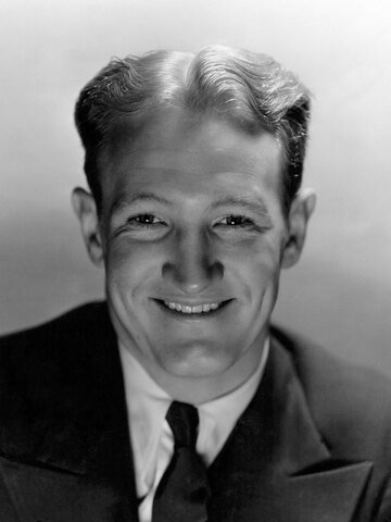 Joe Sawyer Headshot