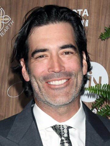 Carter Oosterhouse Headshot