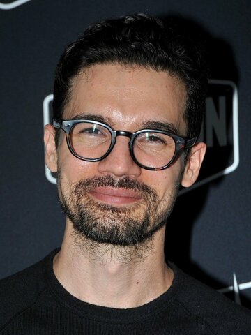 Steven Strait Headshot