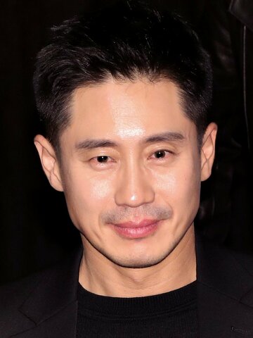 Shin Ha-kyun Headshot