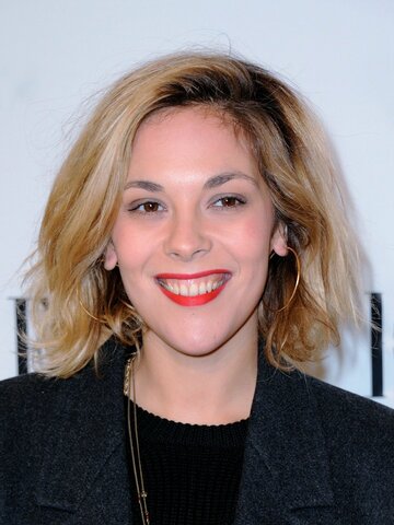 Alysson Paradis Headshot