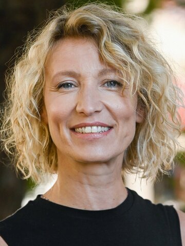 Alexandra Lamy Headshot