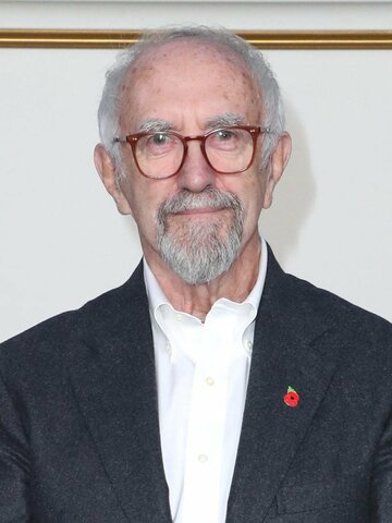 Jonathan Pryce Headshot
