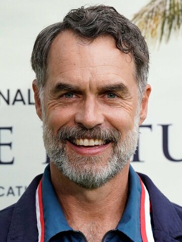 Murray Bartlett Headshot