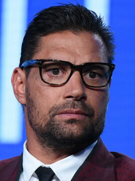 Manu Bennett - Actor