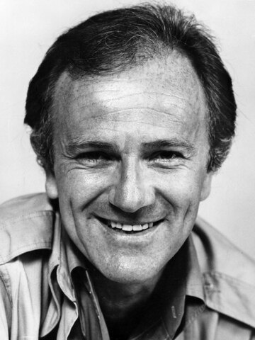 Josef Sommer Headshot