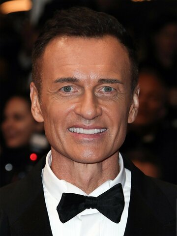 Julian McMahon Headshot