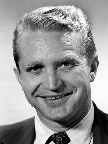 Karl Swenson Headshot