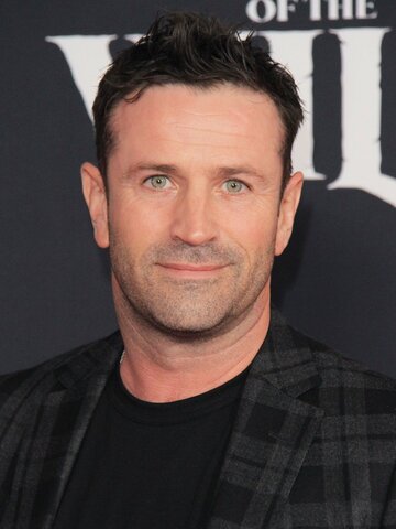 Adam Fergus Headshot