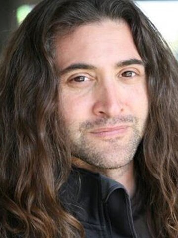 Andrew Koenig Headshot