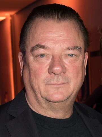 Peter Kurth Headshot