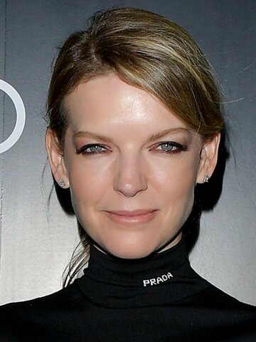 Tanya Lapointe Headshot