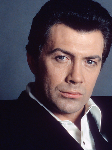 Lewis Collins Headshot