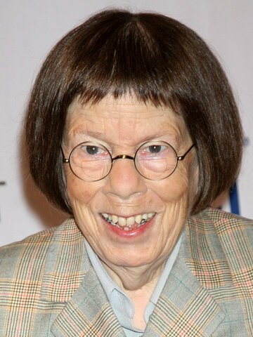 Linda Hunt Headshot